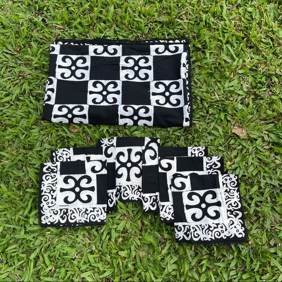 Malaysian Batik Tablecloth Tapestry Rectangle and Set Of 6 Cloth Napkins Set - Picture 3 of 16